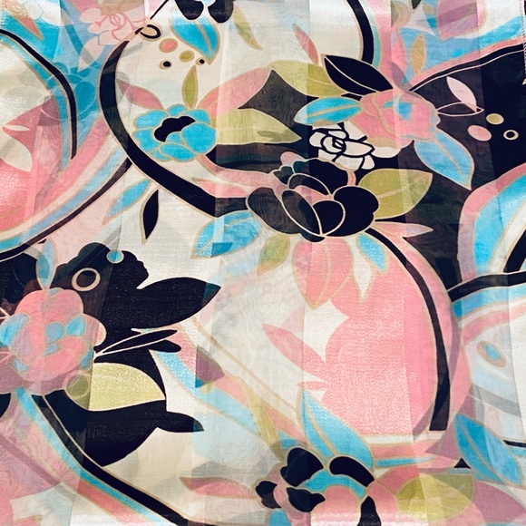 🌟3xHP🌟NWOT Floral Pink & Cream Satin Chiffon Scarf - Picture 7 of 7